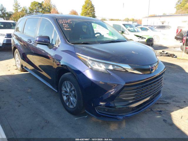  Salvage Toyota Sienna