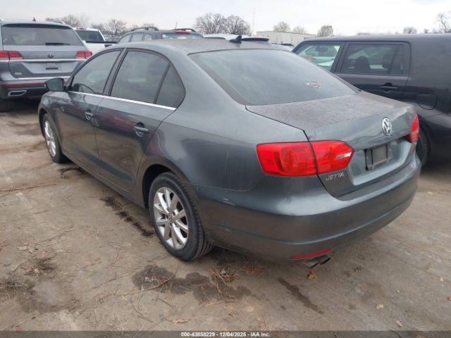 Volkswagen Jetta 1.8t Se Image 2