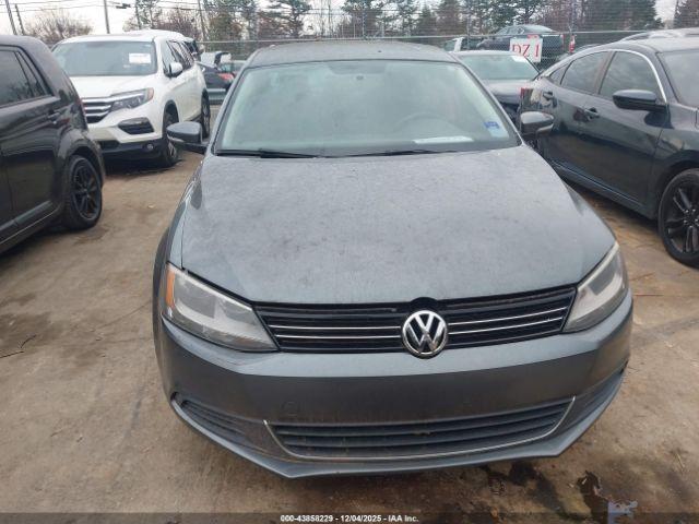 Volkswagen Jetta 1.8t Se Image 3