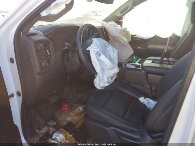 Chevrolet Silverado 1500 4wd  Standard Bed Wt Image 3