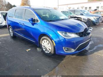  Salvage Chrysler Pacifica