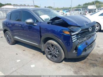  Salvage Nissan Kicks