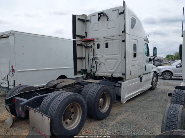 Freightliner Cascadia 125 Image 3