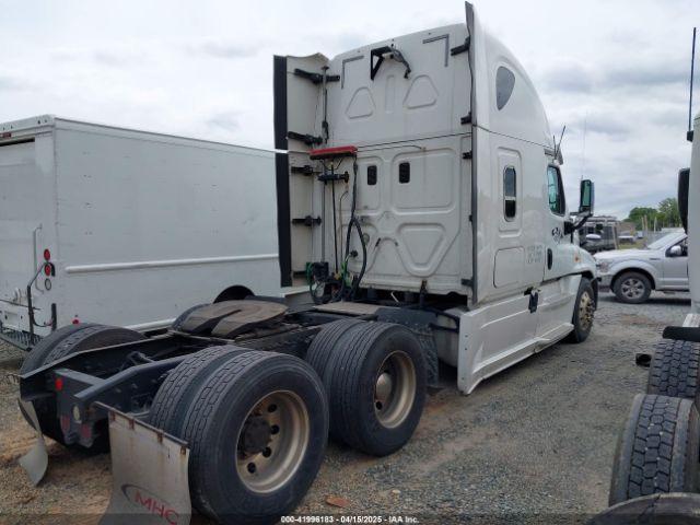 Freightliner Cascadia 125 Image 3