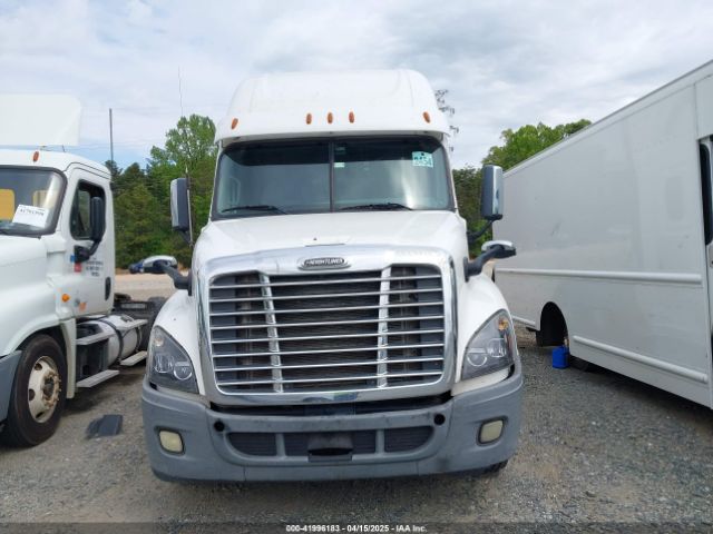 Freightliner Cascadia 125 Image 2