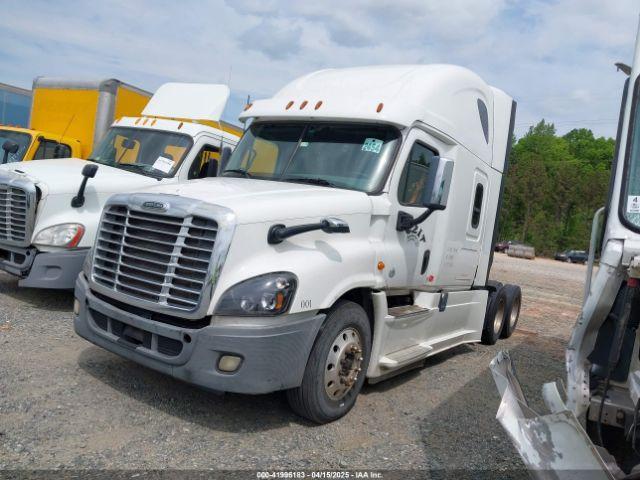 Freightliner Cascadia 125 Image 12