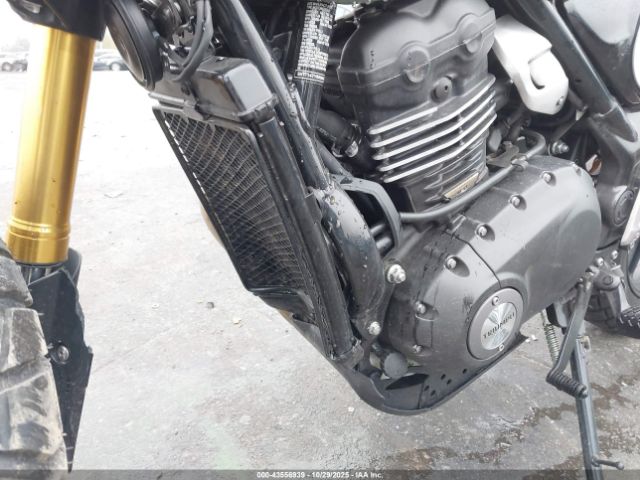 Triumph Motorcycle Scrambler 400 X Image 12