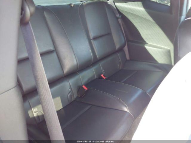 Chevrolet Camaro 2lt Image 8