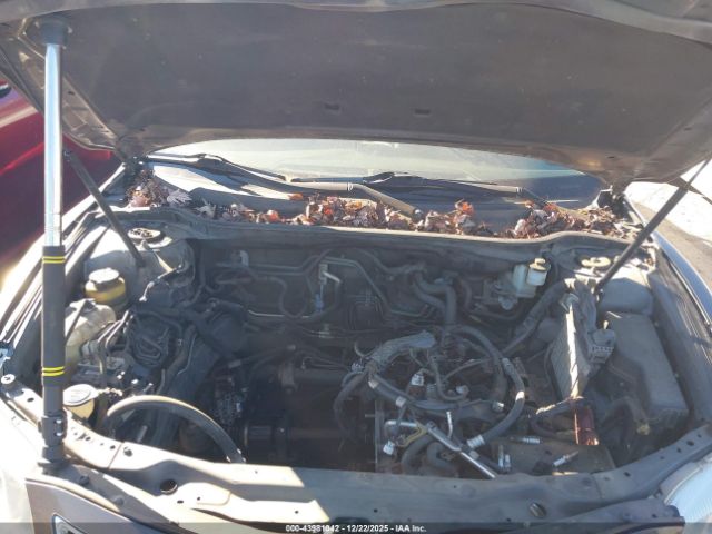 Toyota Camry Le Image 9