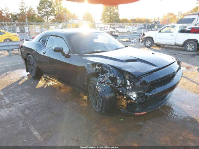  Salvage Dodge Challenger