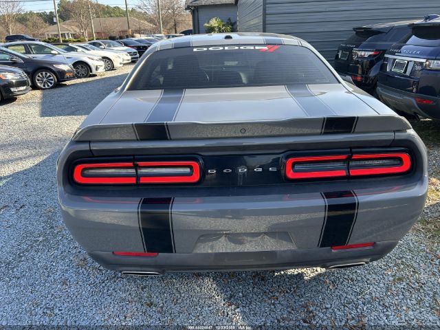 Dodge Challenger Sxt Image 9