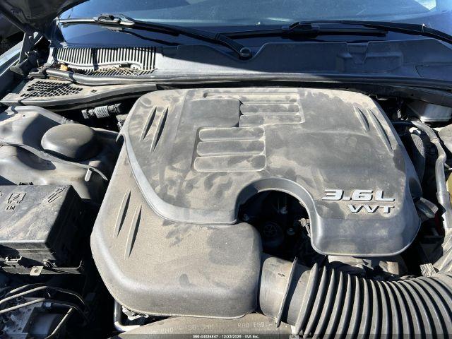 Dodge Challenger Sxt Image 2