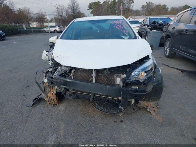 Toyota Corolla Le Eco Image 11