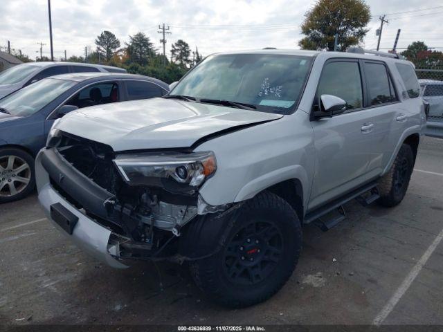 Toyota 4Runner Sr5 Premium Image 10