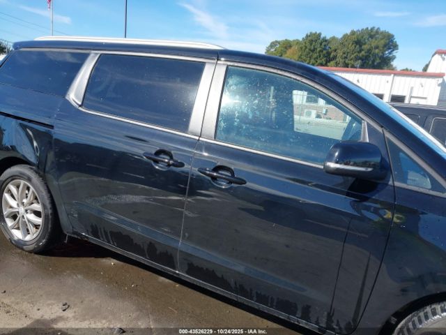 Kia Sedona Ex Image 12