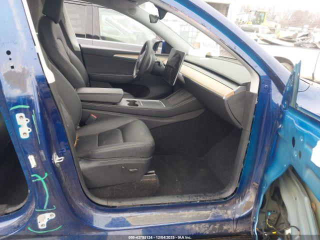 Tesla Model Y Image 20