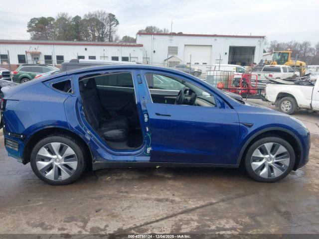 Tesla Model Y Image 12
