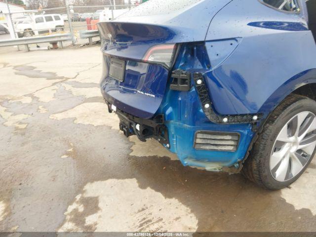 Tesla Model Y Image 16