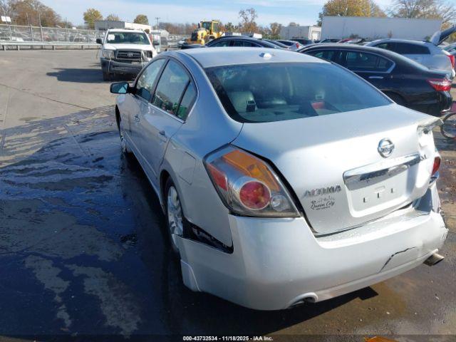 Nissan Altima 2.5 S Image 3