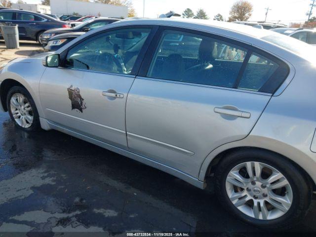 Nissan Altima 2.5 S Image 11