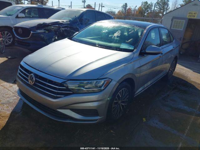 Volkswagen Jetta Image 2