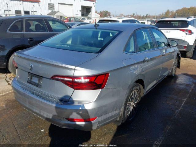 Volkswagen Jetta Image 7