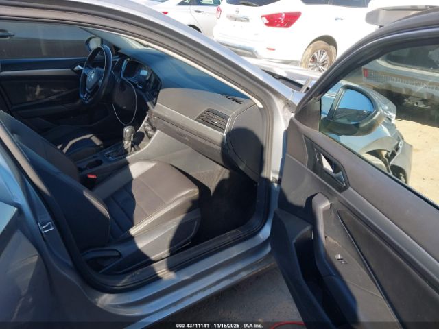 Volkswagen Jetta Image 3