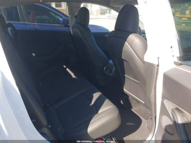 Tesla Model Y Image 3