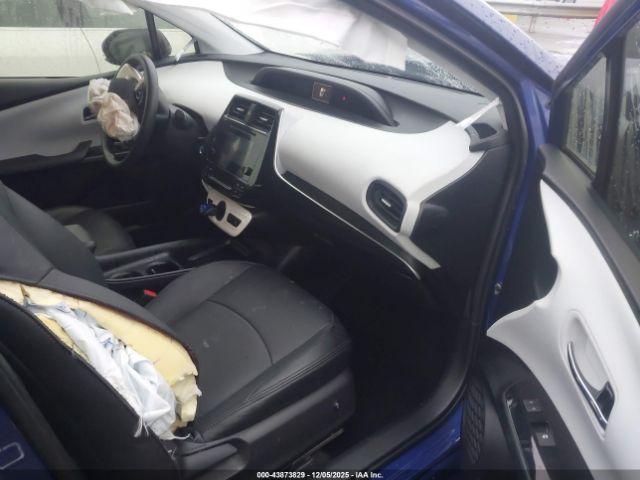 Toyota Prius Two Image 15