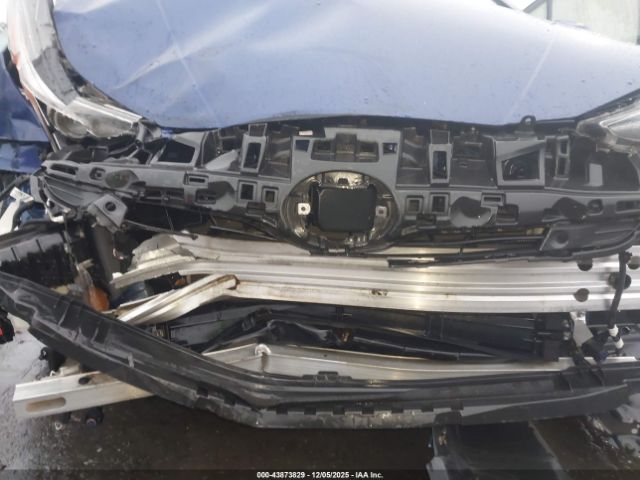 Toyota Prius Two Image 3