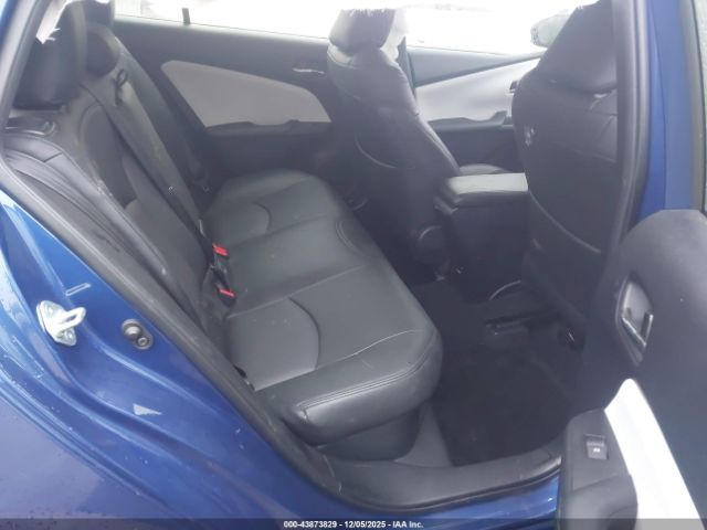 Toyota Prius Two Image 7