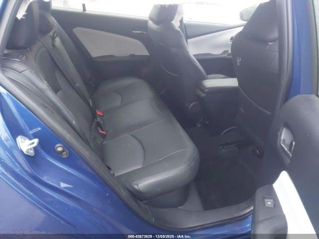 Toyota Prius Two Image 7