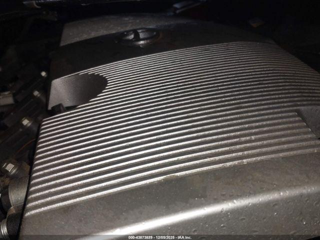 Toyota Prius Two Image 10