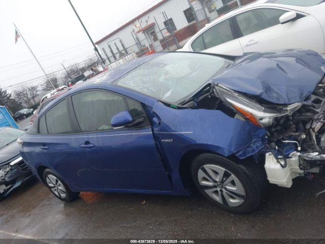 Toyota Prius Two Image 11