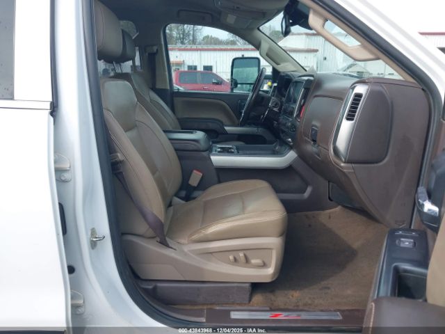 Chevrolet Silverado 2500 Ltz Image 4