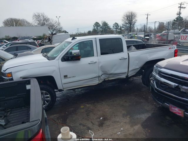 Chevrolet Silverado 2500 Ltz Image 12
