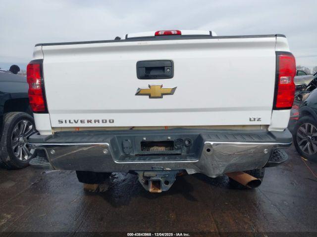 Chevrolet Silverado 2500 Ltz Image 11