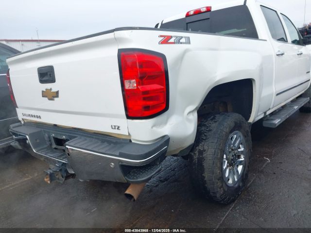 Chevrolet Silverado 2500 Ltz Image 15