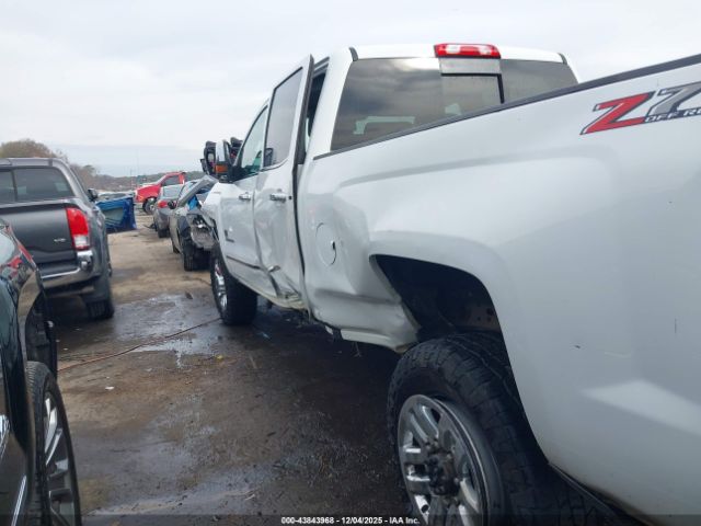 Chevrolet Silverado 2500 Ltz Image 16