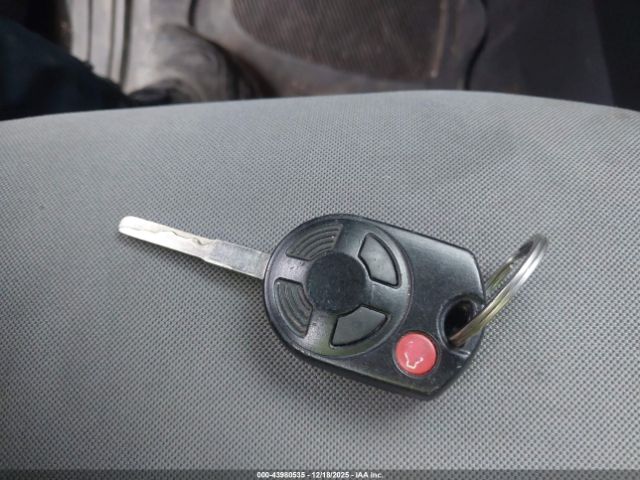 Ford Escape S Image 8