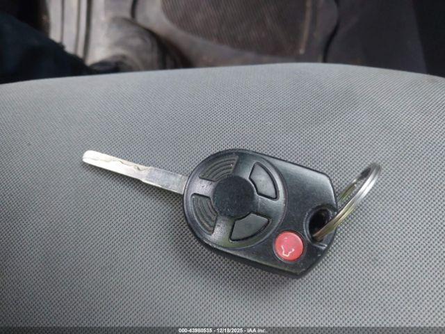 Ford Escape S Image 8