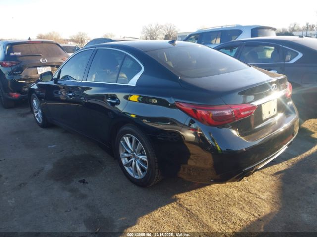 INFINITI Q50 2.0t Pure Image 2