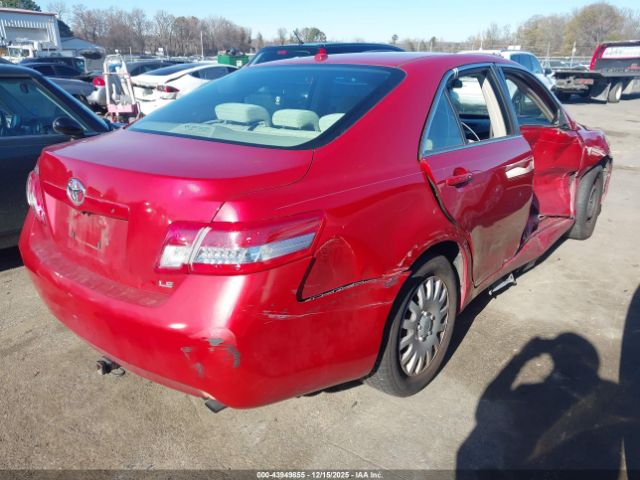 Toyota Camry Le Image 4