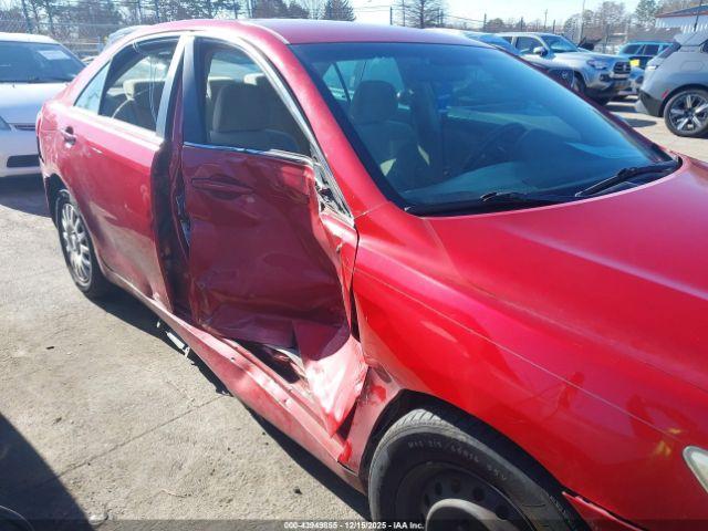 Toyota Camry Le Image 7