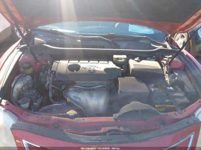 Toyota Camry Le Image 2