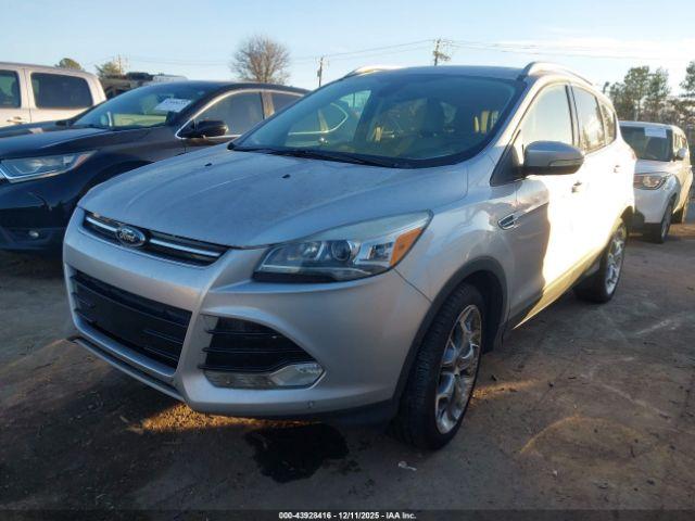 Ford Escape Titanium Image 2