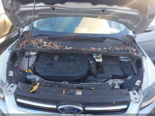 Ford Escape Titanium Image 7