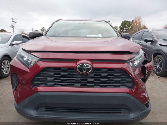 Toyota RAV4 Le Image 4