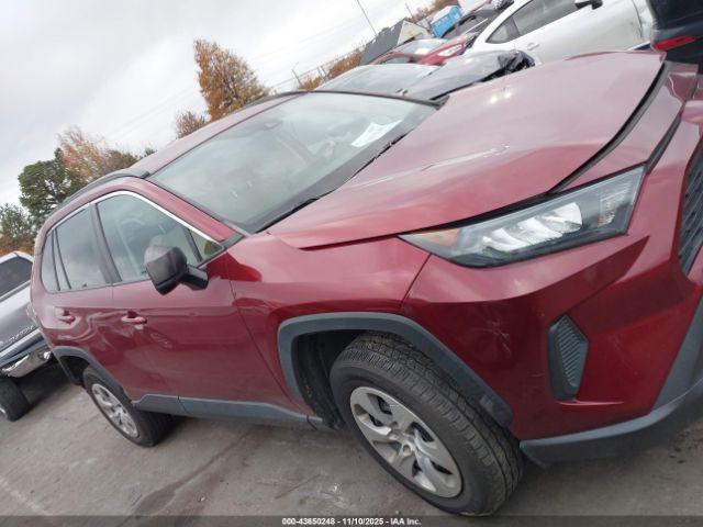 Toyota RAV4 Le Image 11
