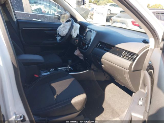 Mitsubishi Outlander Es Image 13